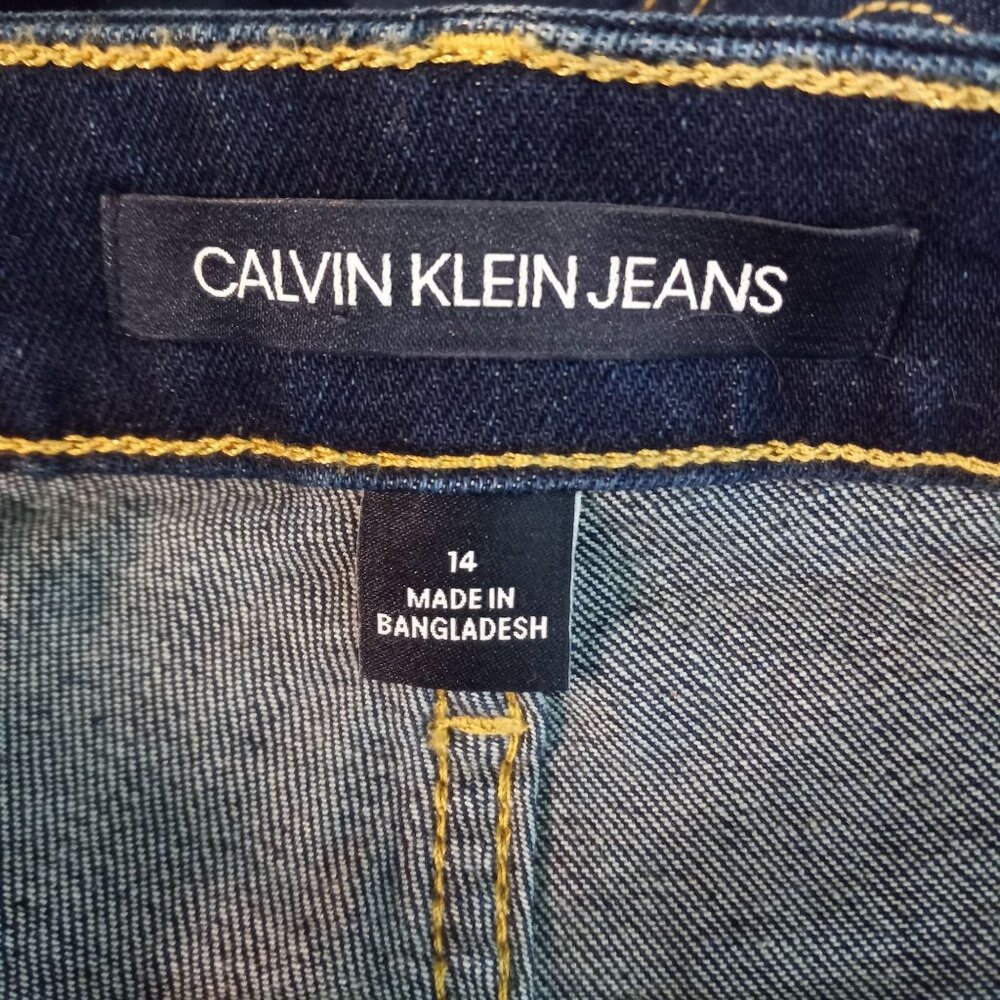 Calvin Klein Jeans Size 14 Bermuda Shorts Womens Dark Wash Denim Blue Classic - Picture 4 of 8